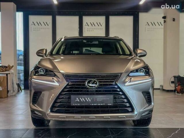 Лексус НХ, объемом двигателя 2 л и пробегом 195 тыс. км за 27900 $, фото 1 на Automoto.ua