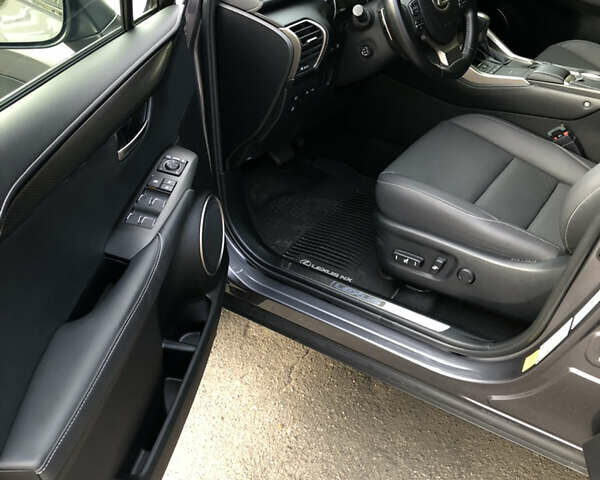 Лексус НХ, объемом двигателя 2.49 л и пробегом 47 тыс. км за 38900 $, фото 24 на Automoto.ua