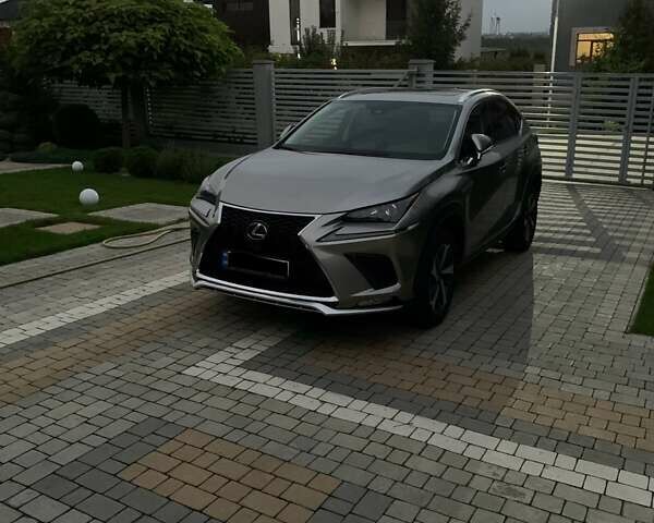 Лексус НХ, объемом двигателя 2 л и пробегом 82 тыс. км за 28800 $, фото 2 на Automoto.ua