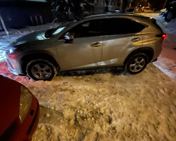 Лексус НХ, объемом двигателя 2 л и пробегом 82 тыс. км за 28800 $, фото 12 на Automoto.ua
