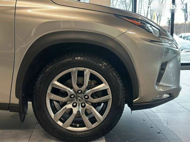 Лексус НХ, объемом двигателя 2 л и пробегом 195 тыс. км за 27900 $, фото 4 на Automoto.ua