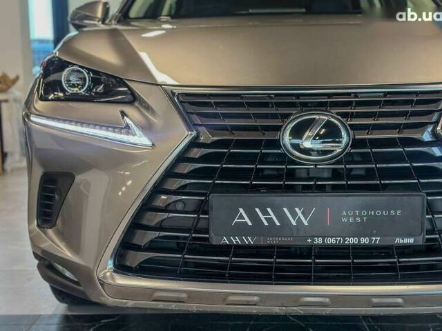 Лексус НХ, объемом двигателя 2 л и пробегом 195 тыс. км за 27900 $, фото 2 на Automoto.ua