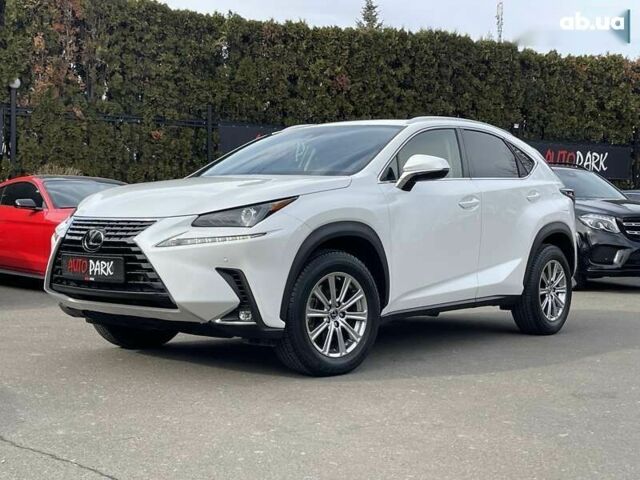 Лексус НХ, объемом двигателя 2 л и пробегом 17 тыс. км за 33300 $, фото 1 на Automoto.ua