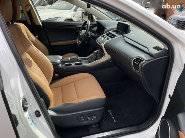 Лексус НХ, объемом двигателя 2 л и пробегом 17 тыс. км за 33300 $, фото 24 на Automoto.ua