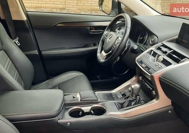 Лексус НХ, объемом двигателя 2.49 л и пробегом 70 тыс. км за 33500 $, фото 15 на Automoto.ua