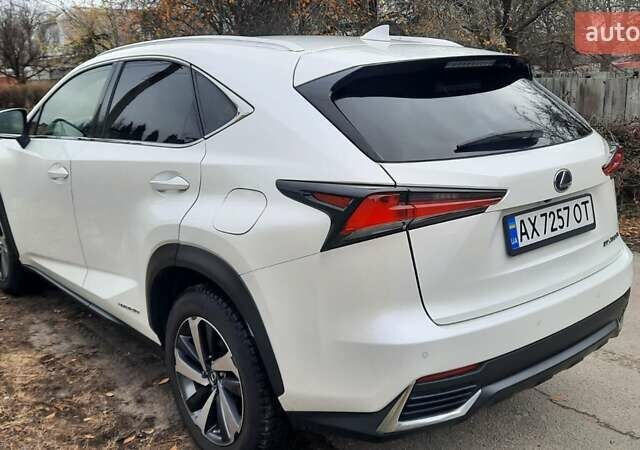 Лексус НХ, объемом двигателя 2.49 л и пробегом 70 тыс. км за 33500 $, фото 2 на Automoto.ua