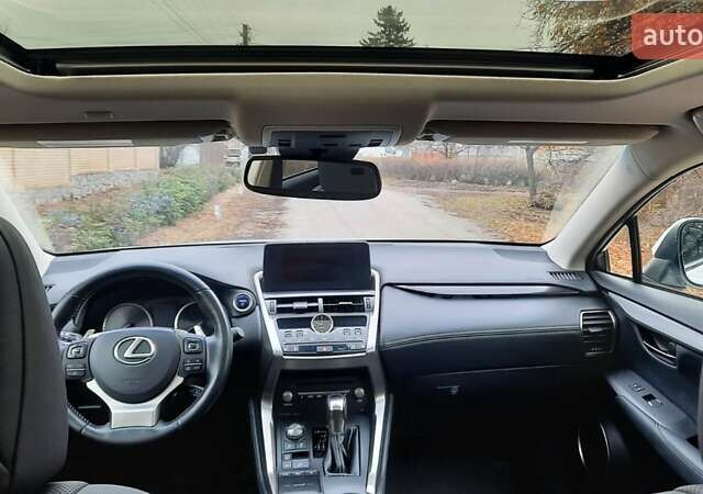Лексус НХ, объемом двигателя 2.49 л и пробегом 70 тыс. км за 33500 $, фото 8 на Automoto.ua