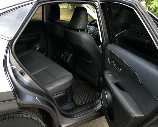 Лексус НХ, объемом двигателя 2.49 л и пробегом 47 тыс. км за 38900 $, фото 6 на Automoto.ua