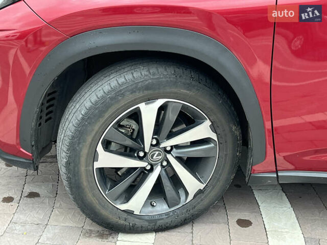 Лексус НХ, объемом двигателя 2 л и пробегом 92 тыс. км за 33000 $, фото 4 на Automoto.ua