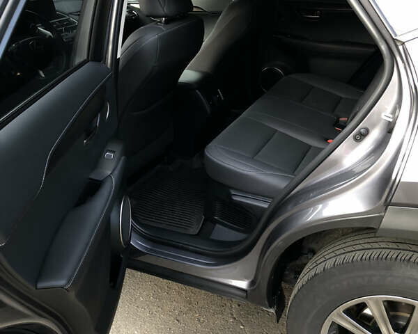 Лексус НХ, объемом двигателя 2.49 л и пробегом 47 тыс. км за 38900 $, фото 25 на Automoto.ua