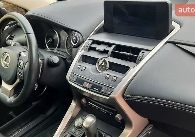 Лексус НХ, объемом двигателя 2.49 л и пробегом 70 тыс. км за 33500 $, фото 13 на Automoto.ua