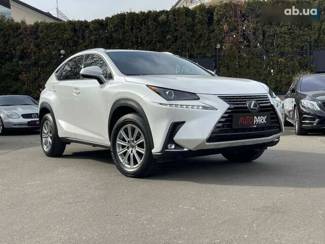 Лексус НХ, объемом двигателя 2 л и пробегом 17 тыс. км за 33300 $, фото 7 на Automoto.ua