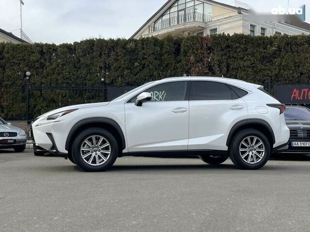 Лексус НХ, объемом двигателя 2 л и пробегом 17 тыс. км за 33300 $, фото 5 на Automoto.ua
