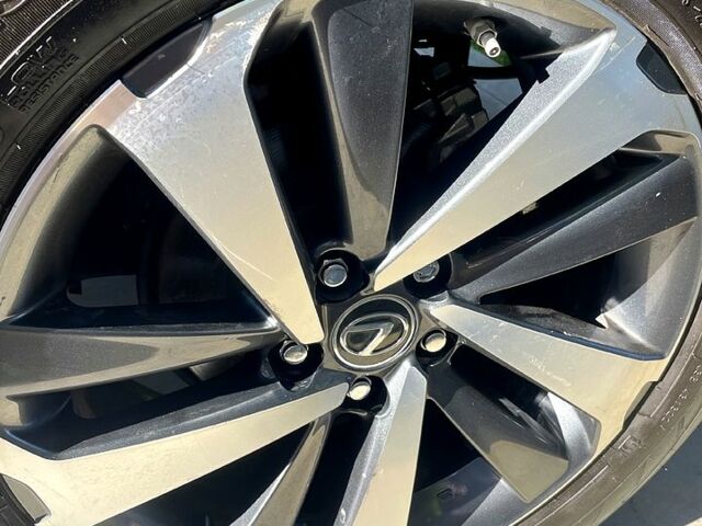 Лексус НХ, объемом двигателя 2.5 л и пробегом 74 тыс. км за 40800 $, фото 7 на Automoto.ua