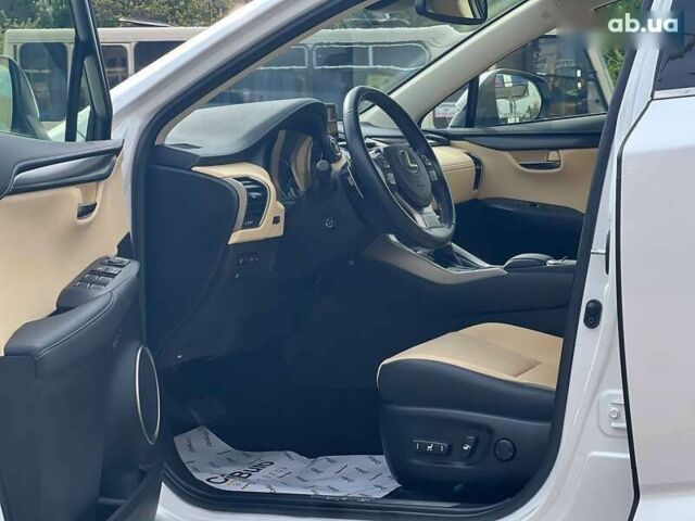 Лексус НХ, об'ємом двигуна 0 л та пробігом 65 тис. км за 30900 $, фото 12 на Automoto.ua