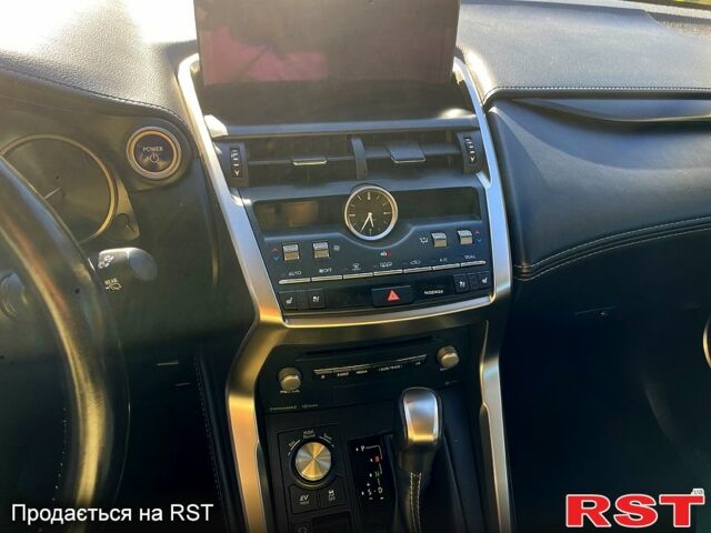 Лексус НХ, объемом двигателя 2.5 л и пробегом 74 тыс. км за 40800 $, фото 11 на Automoto.ua