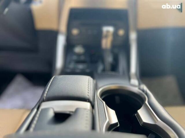 Лексус НХ, объемом двигателя 0 л и пробегом 65 тыс. км за 30700 $, фото 22 на Automoto.ua