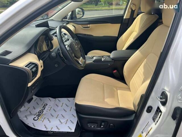 Лексус НХ, объемом двигателя 0 л и пробегом 65 тыс. км за 30700 $, фото 16 на Automoto.ua