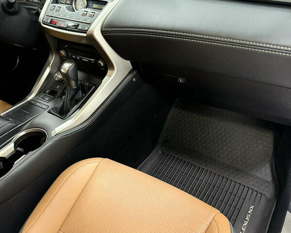 Лексус НХ, объемом двигателя 2 л и пробегом 52 тыс. км за 26900 $, фото 25 на Automoto.ua