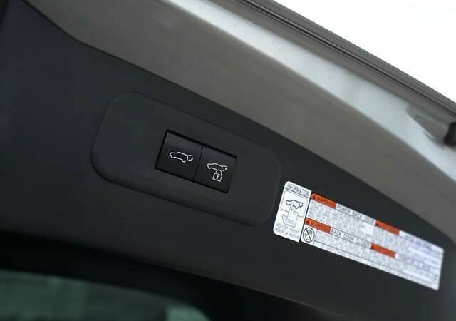 Лексус НХ, объемом двигателя 2.5 л и пробегом 163 тыс. км за 40199 $, фото 10 на Automoto.ua