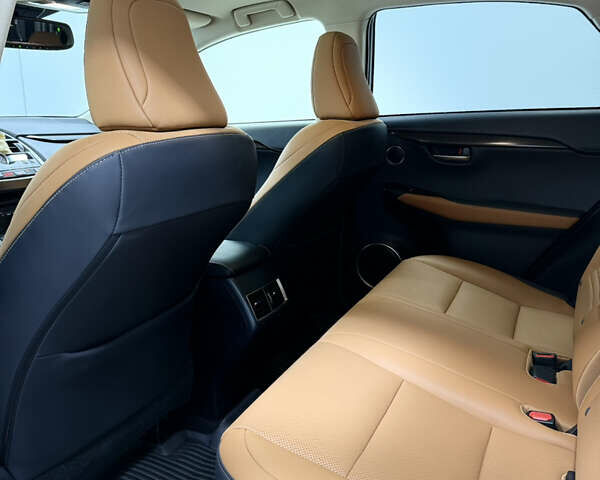 Лексус НХ, объемом двигателя 2 л и пробегом 52 тыс. км за 26900 $, фото 33 на Automoto.ua