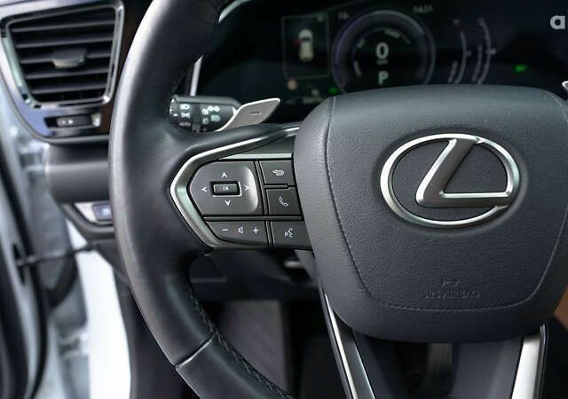 Лексус НХ, об'ємом двигуна 0 л та пробігом 36 тис. км за 57509 $, фото 17 на Automoto.ua