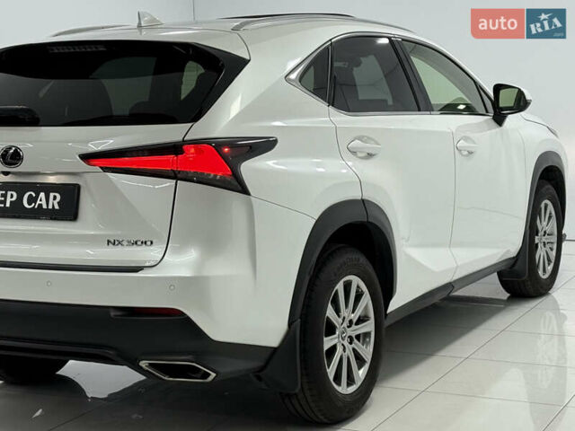 Лексус НХ, объемом двигателя 2 л и пробегом 52 тыс. км за 26900 $, фото 12 на Automoto.ua