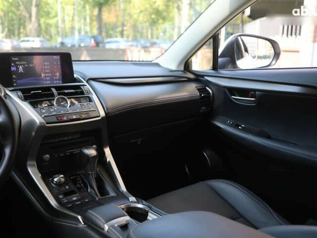 Лексус НХ, объемом двигателя 2 л и пробегом 56 тыс. км за 31500 $, фото 13 на Automoto.ua