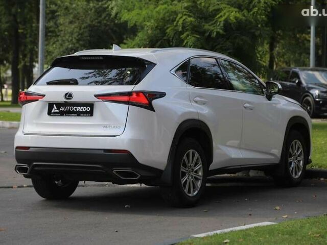 Лексус НХ, объемом двигателя 2 л и пробегом 56 тыс. км за 31500 $, фото 3 на Automoto.ua