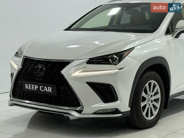 Лексус НХ, объемом двигателя 2 л и пробегом 52 тыс. км за 26900 $, фото 7 на Automoto.ua