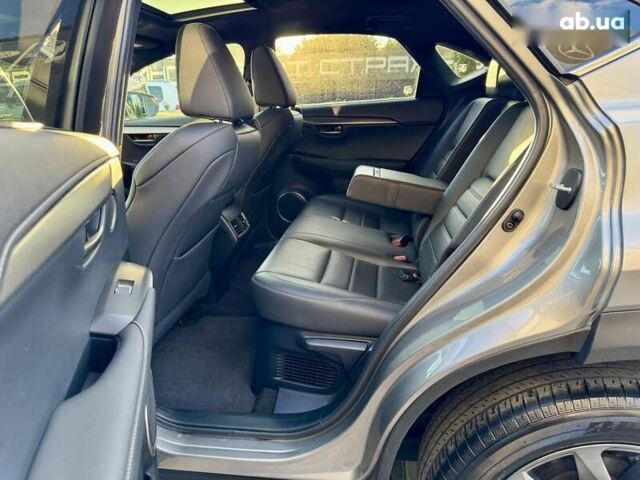 Лексус НХ, объемом двигателя 2 л и пробегом 57 тыс. км за 32900 $, фото 16 на Automoto.ua