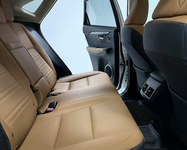 Лексус НХ, объемом двигателя 2 л и пробегом 52 тыс. км за 26900 $, фото 29 на Automoto.ua