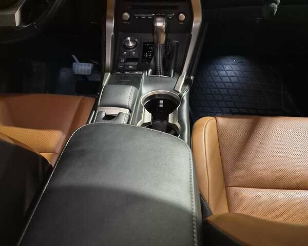 Лексус НХ, об'ємом двигуна 2.5 л та пробігом 50 тис. км за 40000 $, фото 5 на Automoto.ua