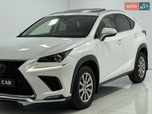 Лексус НХ, объемом двигателя 2 л и пробегом 52 тыс. км за 26900 $, фото 6 на Automoto.ua