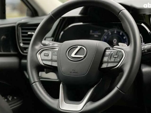 Лексус НХ, объемом двигателя 2.5 л и пробегом 31 тыс. км за 39500 $, фото 10 на Automoto.ua