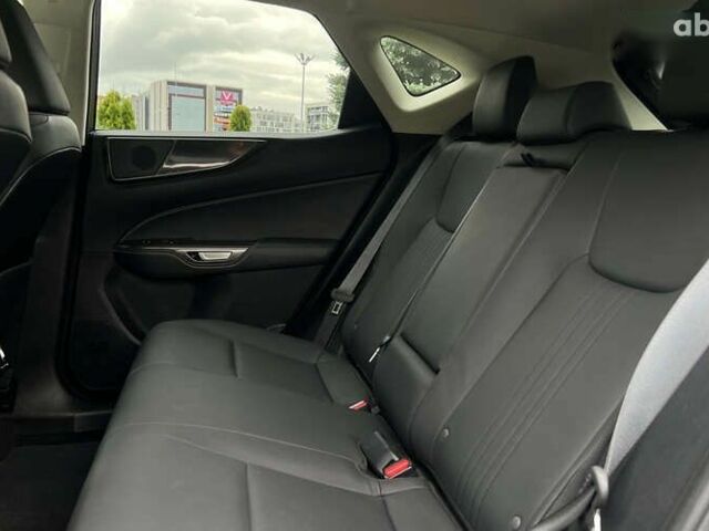Лексус НХ, объемом двигателя 2.5 л и пробегом 31 тыс. км за 39500 $, фото 20 на Automoto.ua