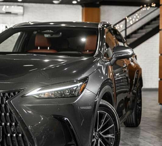 Лексус НХ, объемом двигателя 2.5 л и пробегом 15 тыс. км за 50900 $, фото 2 на Automoto.ua