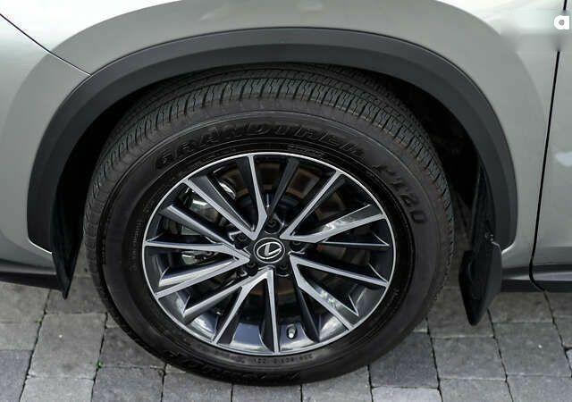 Лексус НХ, объемом двигателя 2 л и пробегом 3 тыс. км за 49244 $, фото 11 на Automoto.ua