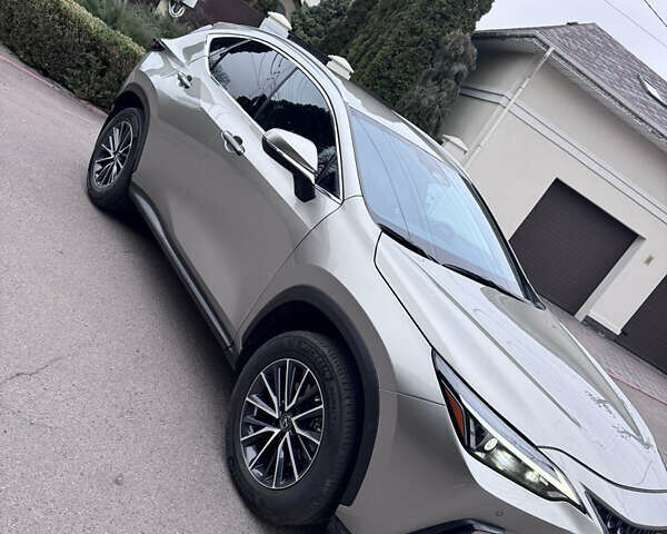 Лексус НХ, об'ємом двигуна 2 л та пробігом 36 тис. км за 41500 $, фото 4 на Automoto.ua