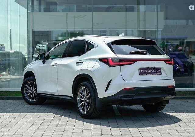 Лексус НХ, об'ємом двигуна 0 л та пробігом 7 тис. км за 66328 $, фото 1 на Automoto.ua