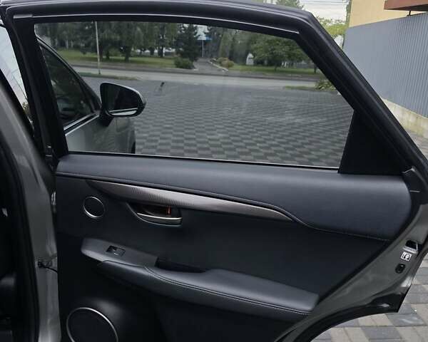 Сірий Лексус НХ, об'ємом двигуна 2 л та пробігом 104 тис. км за 19399 $, фото 38 на Automoto.ua