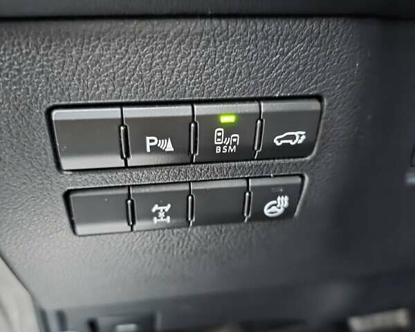 Сірий Лексус НХ, об'ємом двигуна 2 л та пробігом 104 тис. км за 20799 $, фото 23 на Automoto.ua