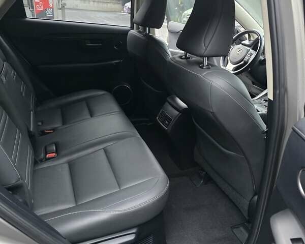 Сірий Лексус НХ, об'ємом двигуна 2 л та пробігом 104 тис. км за 18999 $, фото 35 на Automoto.ua