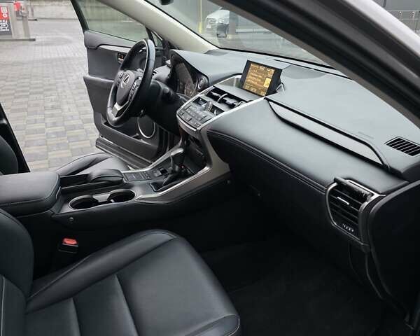 Сірий Лексус НХ, об'ємом двигуна 2 л та пробігом 104 тис. км за 18999 $, фото 26 на Automoto.ua