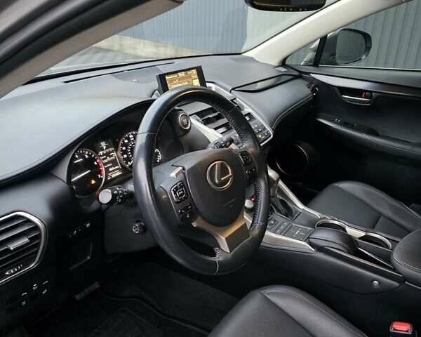 Сірий Лексус НХ, об'ємом двигуна 2 л та пробігом 104 тис. км за 18999 $, фото 18 на Automoto.ua