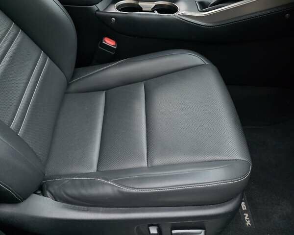 Серый Лексус НХ, объемом двигателя 2 л и пробегом 104 тыс. км за 19999 $, фото 35 на Automoto.ua