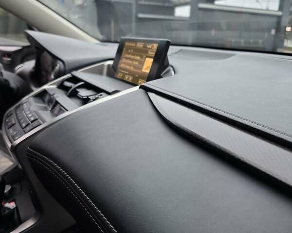 Сірий Лексус НХ, об'ємом двигуна 2 л та пробігом 104 тис. км за 19399 $, фото 26 на Automoto.ua