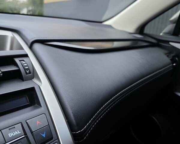 Сірий Лексус НХ, об'ємом двигуна 2 л та пробігом 104 тис. км за 18999 $, фото 25 на Automoto.ua