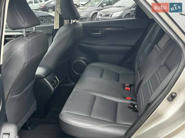 Серый Лексус НХ, объемом двигателя 2 л и пробегом 137 тыс. км за 17800 $, фото 15 на Automoto.ua