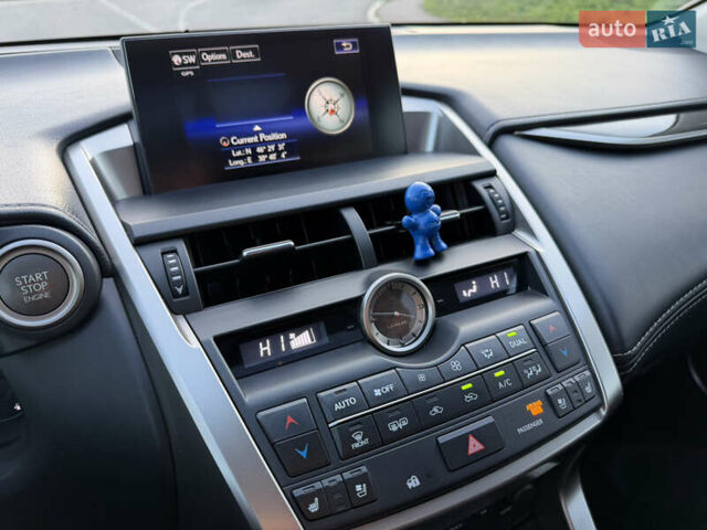 Сірий Лексус НХ, об'ємом двигуна 2 л та пробігом 105 тис. км за 22000 $, фото 18 на Automoto.ua